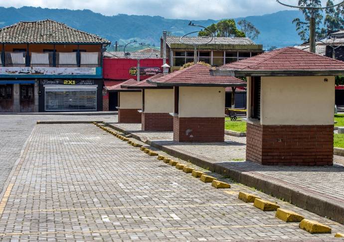 Los habitantes de La Unión, en el Oriente de Antioquia, respetan la cuarentena y las calles de la cuarentena se quedan poco a poco vacías. Foto: Juan Antonio Sánchez. 