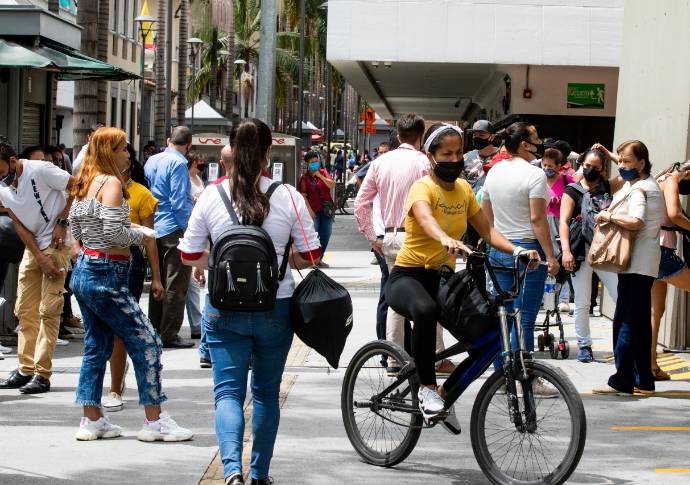 Recorrido por el centro de Medellín, Junín, Carabobo, Parque Barrio, Veracruz y la Plaza Botero. FOTO JAIME PÉREZ