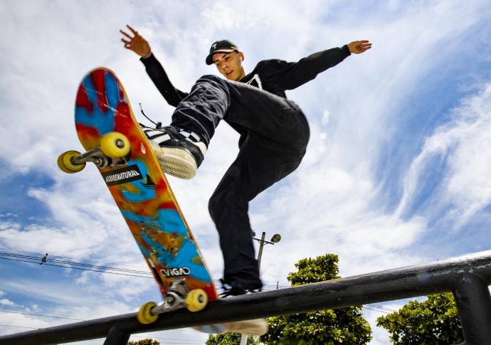  Los jóvenes que gustan de los trucos en las tablas y que han convertido este deporte en una verdadera pasión y estilo de vida. FOTO: Jaime Pérez Munevar