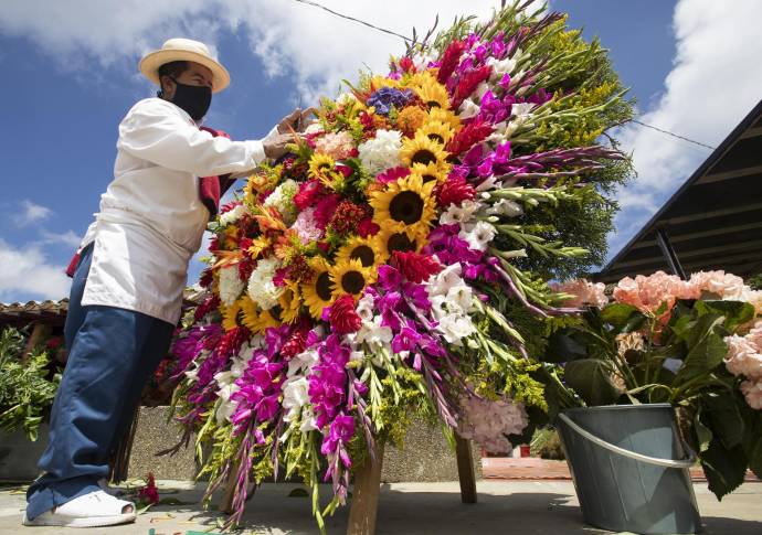 La edición 2020 de la Feria de las Flores se mantiene. La mayoría de las actividades se realizarán a la distancia para evitar aglomeraciones. Será una feria virtual, sin precedentes en la cuidad. Los silleteros siguen siendo los protagonistas. FOTO MANUEL SALDARRIAGA QUINTERO