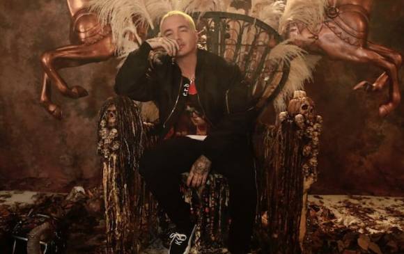 ¿Tiene novia J Balvin?