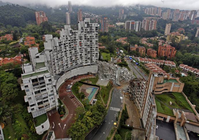 Un día como hoy hace siete años se derrumbaron los 21 pisos que conformaban la torre 6 de el edificio Space. Foto: Henry Agudelo