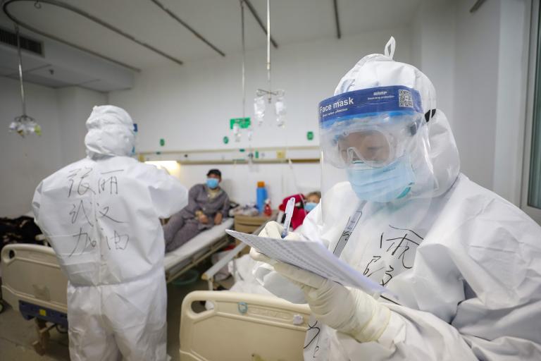El coronavirus, uno de los tres factores que impactarán la economía este año. FOTO: EFE
