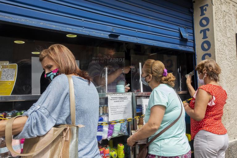 Se va activando la confianza del consumidor, pero levemente, según Fedesarrollo. FOTO Andrés Camilo Suárez