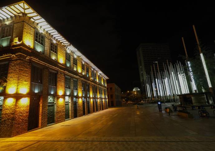 La cuarentena por la vida, en el marco de la alerta naranja en Antioquía, el transito de peatones se redujo un 95% en las calles de Medellín. Foto: Manuel Saldarriaga Quintero.