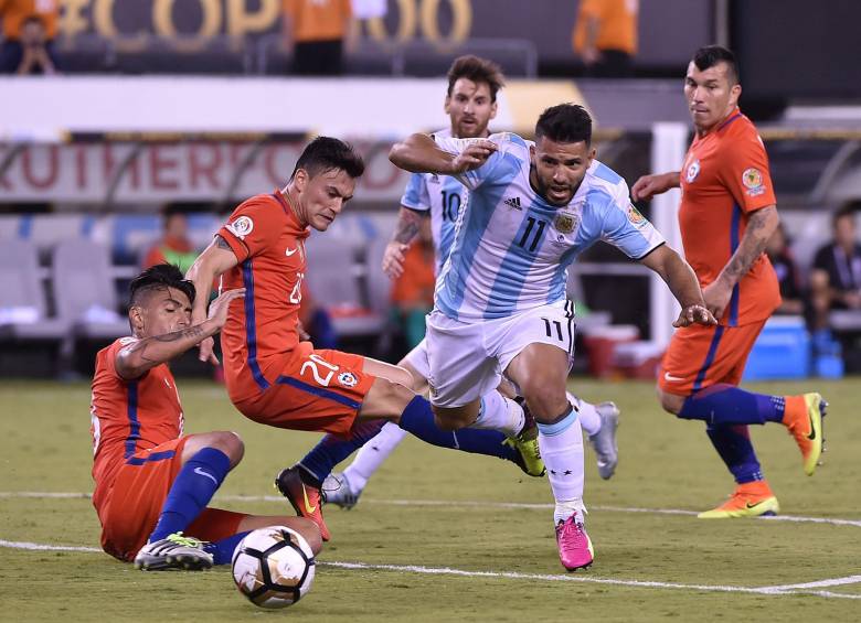 Argentina intentó un poco más en el final pero no pudo marcar debido a dos malas definiciones de Sergio Agüero y Messi, por lo que el partido se fue al tiempo extra.
