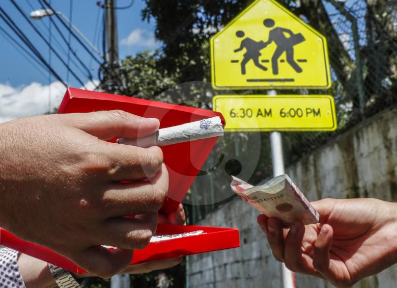 Las drogas que rondan los colegios de Colombia