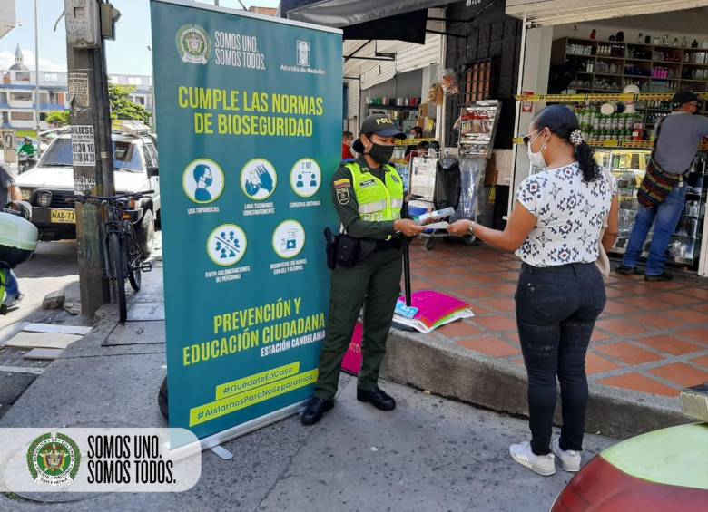 La Alcaldía de Medellín informó que entre el viernes y el domingo se impusieron 134 comparendos por incumplimiento de la Ley Seca, y 59, por riñas. FOTO CUENTA DE TWITTER @POLICIAMEDELLÍN