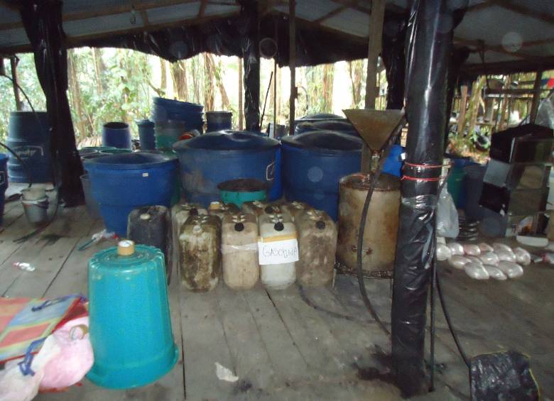 Cerca al submarino, fue hallado un cristalizadero de coca que pertenecía al Eln. FOTO: ARMADA