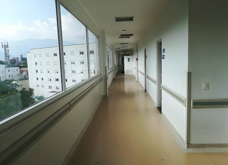 La clínica todavía cuenta en su inventario con algunos equipos esenciales para esta crisis, como los monitores de signos vitales. FOTO: MANUEL SALDARRIAGA