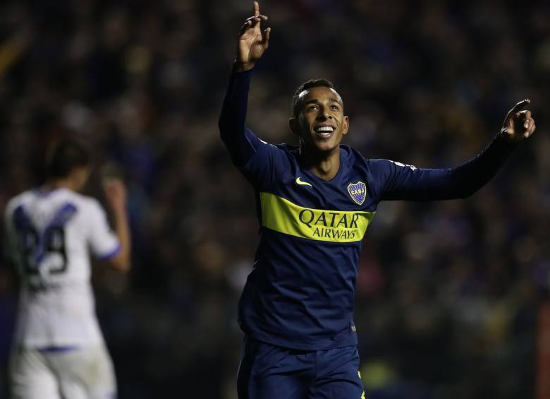 Duván Zapata iguala cifras de Messi y Kane