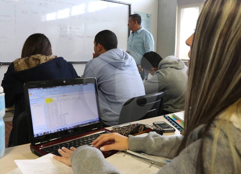 Profesionales en Sistemas, Electrónica y Telecomunicaciones son muy apetecidos, según un estudio de la firma Adecco. FOTO Julio César Herrera