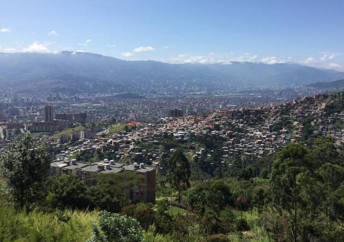 Sector La Aurora, en el occidente de Medellín. FOTO EDWIN BUSTAMANTE