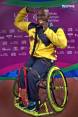 El caleño Mauricio Valencia posa con su medalla de oro, tras ganar el lanzamiento de jabalina en los Juegos Parapanamericanos de Lima. FOTO: cortesía Inspire Latinoamérica