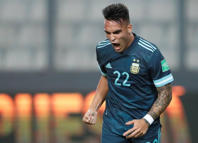 Lautaro Martínez, una de las figuras anoche en Lima durante el juego que Argentina le ganó al local Perú. FOTO EFE