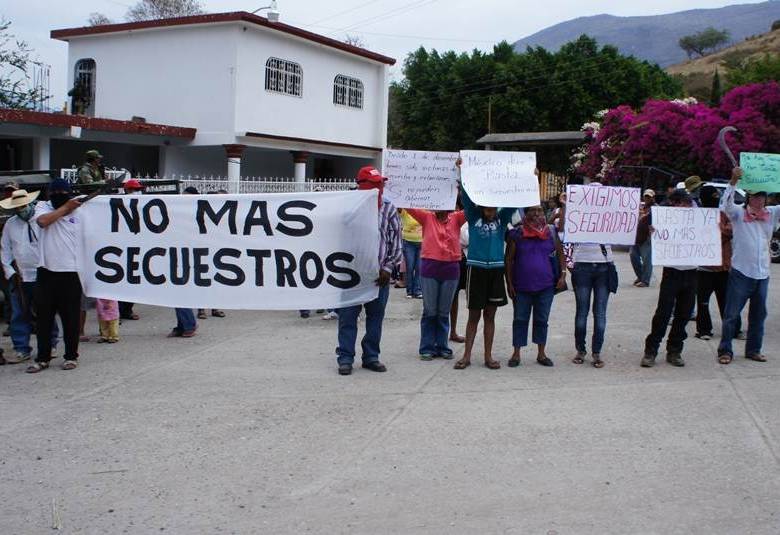 Tanto el Ejército como la Policía Federal continúan patrullando la zona de los hechos en busca de pistas que den con el paradero de los secuestrados. FOTO: CORTESÍA EL UNIVERSAL