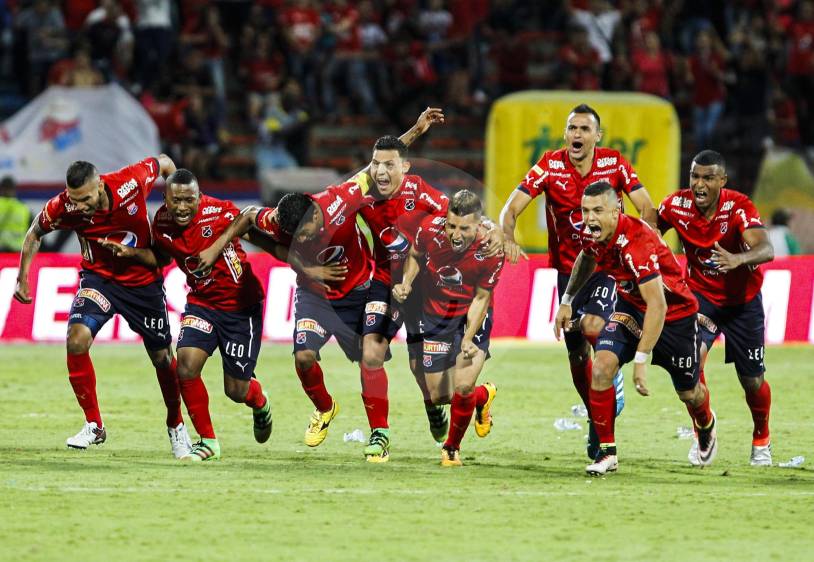 Luego de empatar 3-3 en los noventa minutos, ambos equipos se midieron desde los once pasos. FOTO Jaime Pérez Munévar