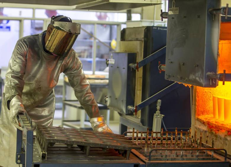 La producción de oro en Colombia durante el tercer trimestre de 2019 aumentó un 2,4 % llegando a las 9 toneladas con respecto al trimestre anterior (8,8 toneladas), según la ANM. Foto Juan Antonio Sánchez