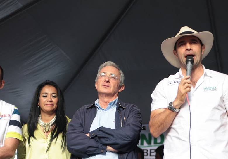 1. Andrés Guerra en compañía del expresidente Uribe. 2. Federico Restrepo hizo un recorrido con Marta Lucía Ramírez 3. Federico Gutiérrez caminó 24 horas seguidas por Medellín. 4. Alonso Salazar hizo una caravana de carros por la ciudad. 5. Juan Carlos Vélez cerró su campaña con el expresidente Uribe 6. Luis Pérez siguió con sus recorridos por el departamento. 7. Gabriel Jaime Rico también organizó una caravana. 8. Olmedo López cerró campaña en Caramanta. 9. Héctor Hoyos estuvo en Altavista. FOTOS cortesía