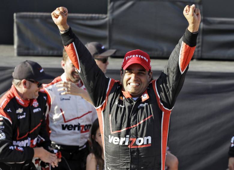 El piloto colombiano Juan Pablo Montoya ganó este domingo en la carrera de San Petersburgo que marca el arranque de la temporada 2015 de la Indycar. FOTO AFP