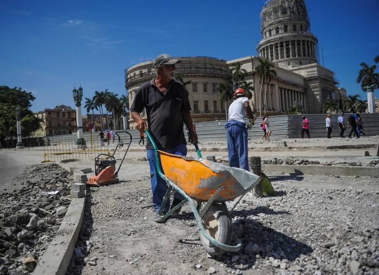 Desde hace semanas o incluso meses, en las calles de La Habana ya se puede ver la euforia por el proceso de acercamiento entre ambos países y la visita de Obama a la isla. FOTOS afp y ap