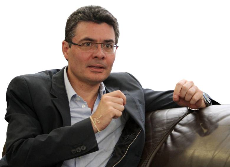 El ministro de Salud, Alejandro Gaviria, insistió en que todos debemos ser parte de la solución para resolver las dificultades financieras del sector. FOTO colprensa