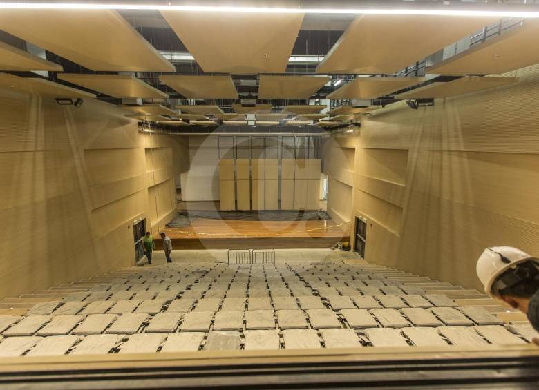 Auditorio con una capacidad para 208 personas, del que resta su dotación técnica. FOTOs Manuel Saldarriaga