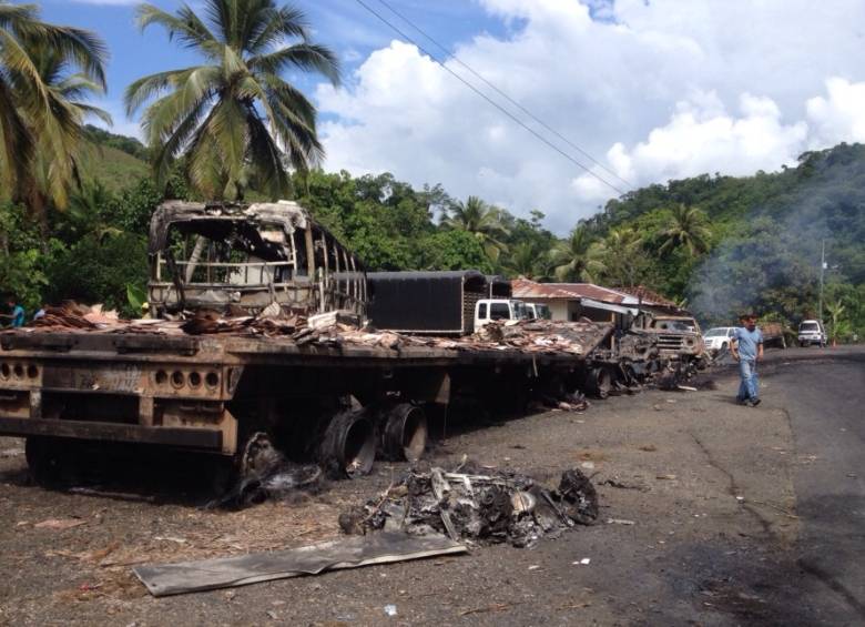Durante julio se reportó la quema de varios vehículos de carga en la vía que de Medellín conduce a la costa Atlántica en jurisdicción del municipio de Valdivia, en el Norte antioqueño. FOTO Archivo