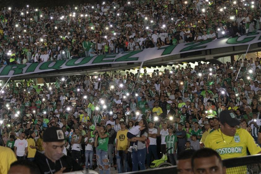“¡Hasta siempre, capitán!” fue el cántico con el que la afición le mostró su gratitud al jugador que se ganó el respeto de todos. FOTO: Carlos Alberto Velásquez