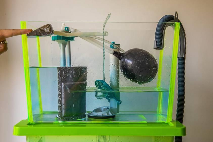 Un “dragón” en el baño permite ahorrar agua