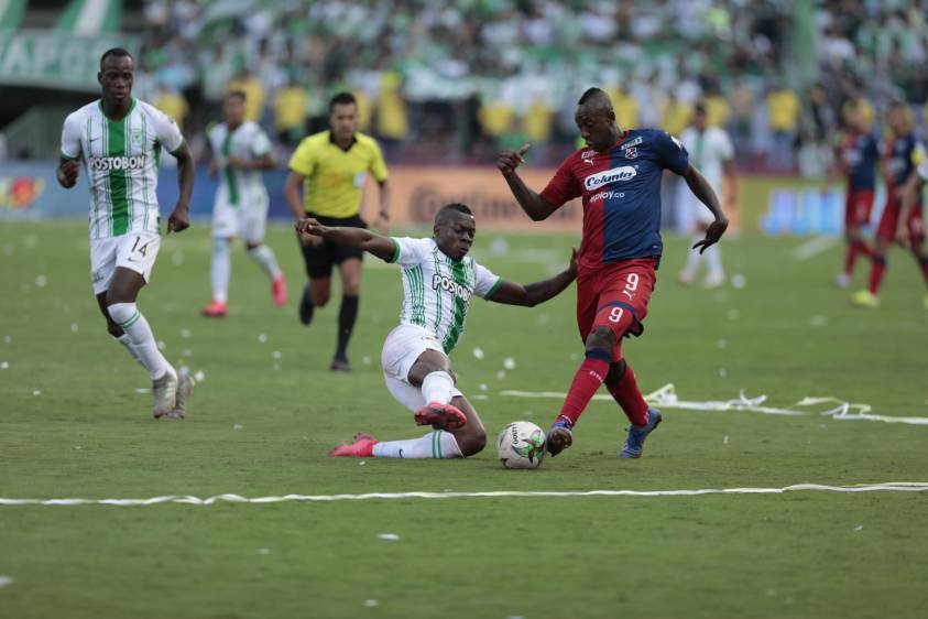 Helibelton Palacios y Juan F. Caicedo tuvieron una buena actuación en el clásico. FOTO carlos velásquez