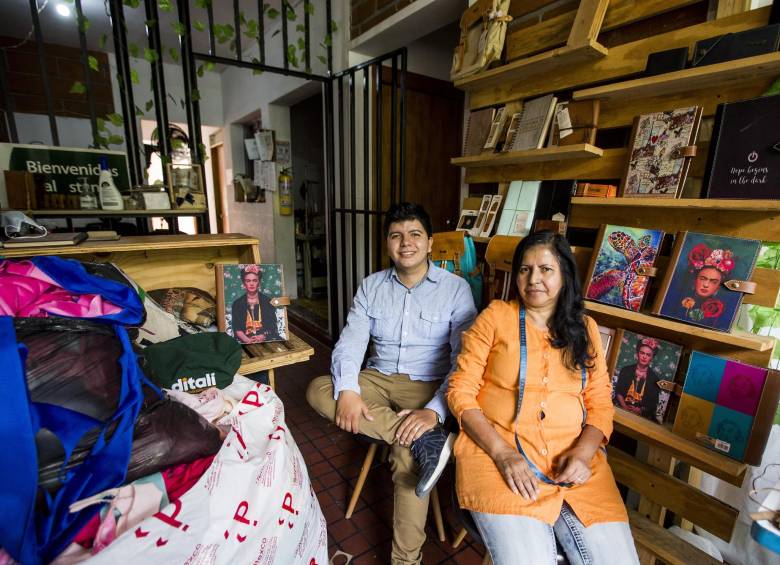 Daniel Henao y María Magdalena Sánchez, manos que le dan vida a Cuery. FOTO: JULIO CÉSAR HERRERA