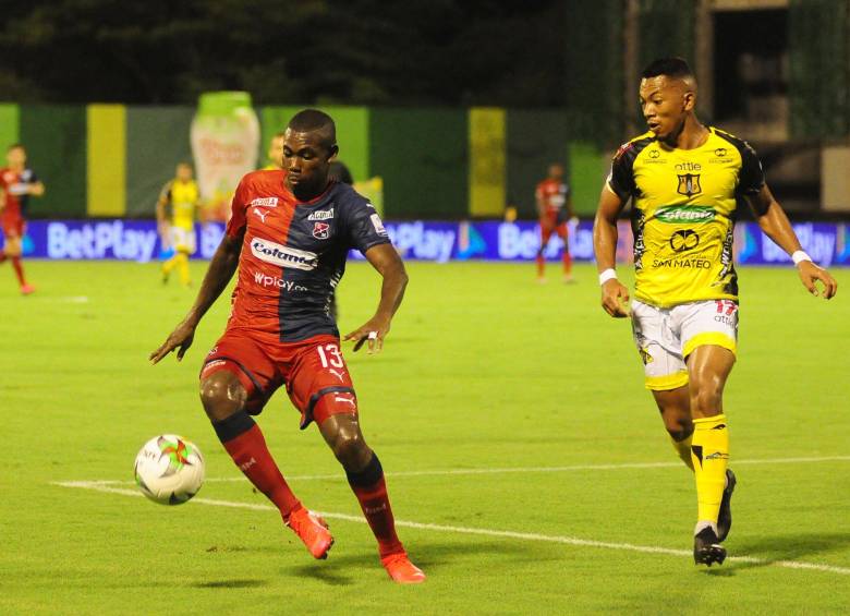 En la acción, el lateral Didier Delgado. El Medellín le dio continuidad a la defensa en el partido de Liga. FOTO cortesía dimayor