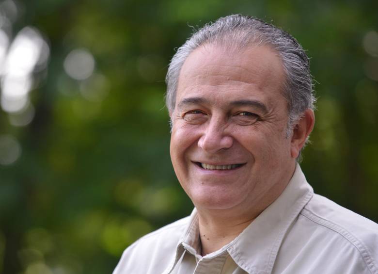 El general (r) Óscar Naranjo dice que no es político y que es un servidor público que busca apoyar al Estado. FOTO Colprensa