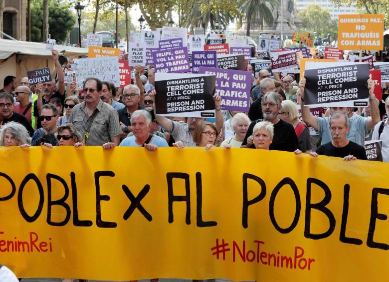 Independentistas catalanes protestan contra el Rey en conmemoración de atentados