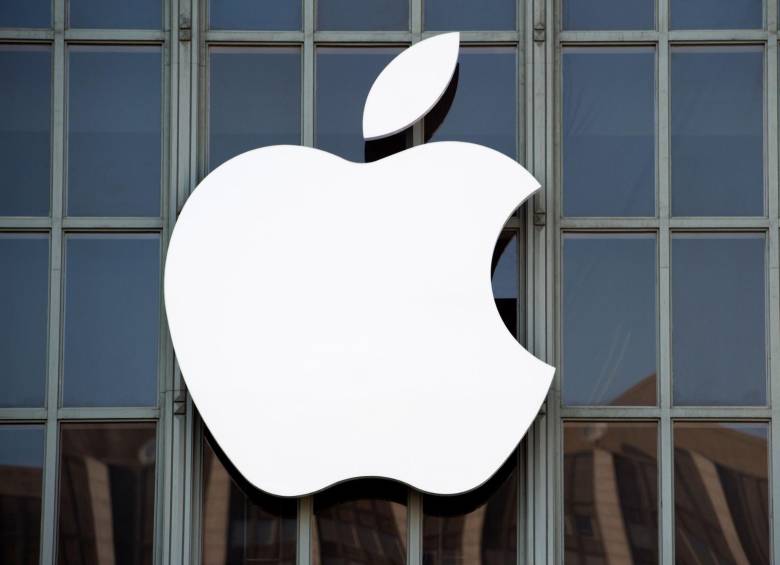 La gigante estadounidense ya no es la más valorizada, Microsoft vuelve a ser reina. Caída en ventas del iPhone, entre las razones más importantes. FOTO AFP