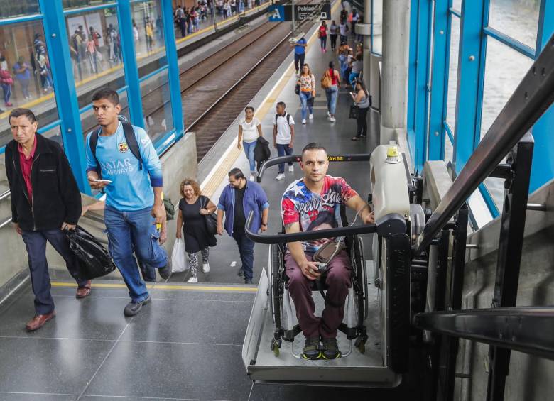 El metro se adapta para incluir a más personas con discapacidad El metro se adapta para incluir a más personas con discapacidad