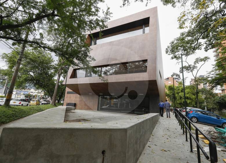 Fachada del Parque Cultural Otraparte, sobre la carrera 43A o Fernando González.