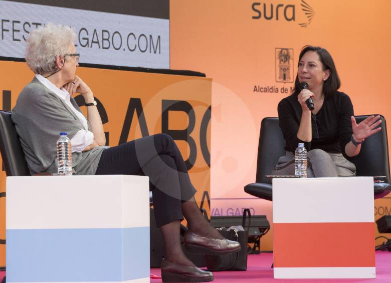 Soledad Gallego-Díaz, directora de El País, conversó con Martha Ortiz Gómez, directora de EL COLOMBIANO. Gumersindo Lafuente, subdirector de eldiario.es moderó la charla. FOTO Edwin Bustamante