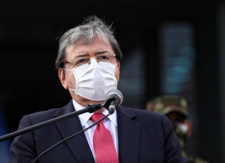 El ministro de Defensa, Carlos Holmes Trujillo, confirmó la captura de cinco miembros de Los Mean. FOTO: COLPRENSA
