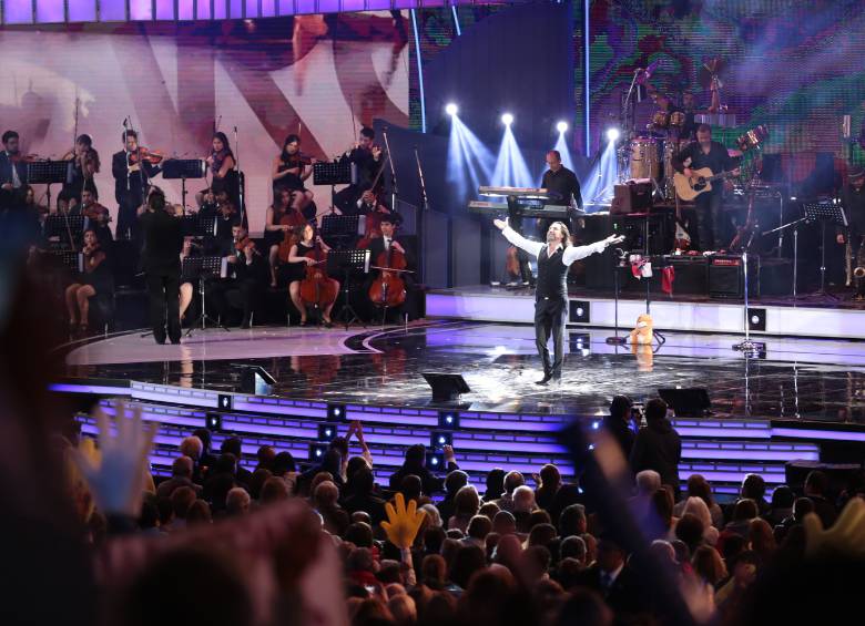 El Monstruo de la Quinta es considerado el más exigente de Latinoamérica. En la imagen, juzgando a Marco Antonio Solís. FOTO cortesía festival viña del mar