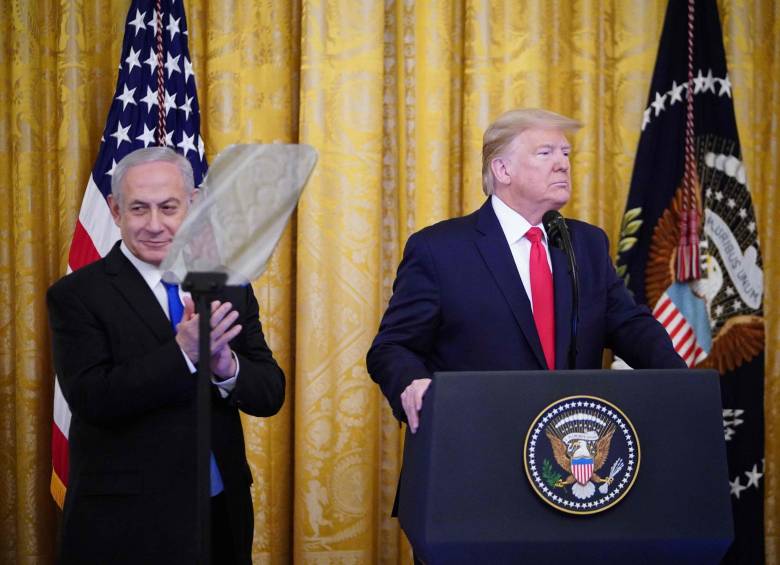 Donald Trump lanza su plan de Paz para Medio Oriente junto a Benjamin Netanyahu. Foto: AFP