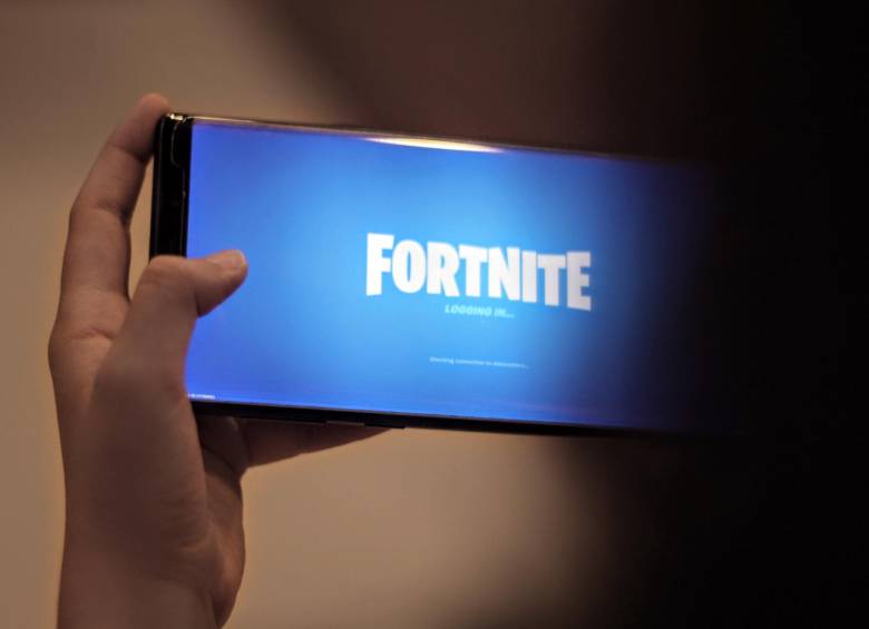 El pasado 13 de agosto Epic Games anunció que permitiría a los jugadores realizar compras dentro de Fortnite sin autorización de la App Store. Foto: Joshua Hoehne vía Unsplash