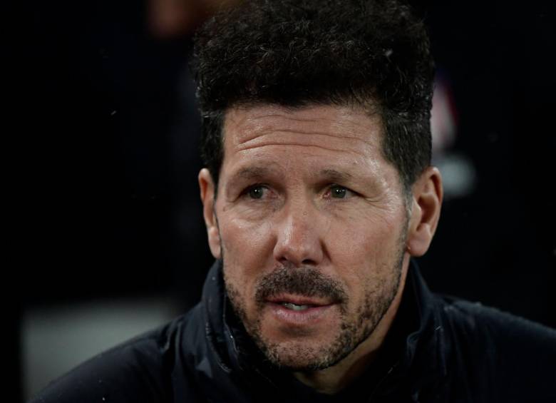 El técnico argentino Diego Simeone dio positivo por covid-19. FOTO AFP