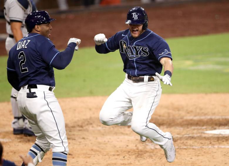 MIxchael Brosseau celebra el jonrón que hizo la diferencia en favor de Tampa Bay sobre Yanquis, 2-1. La serie la ganó Rays, 3-2. Foto AFP