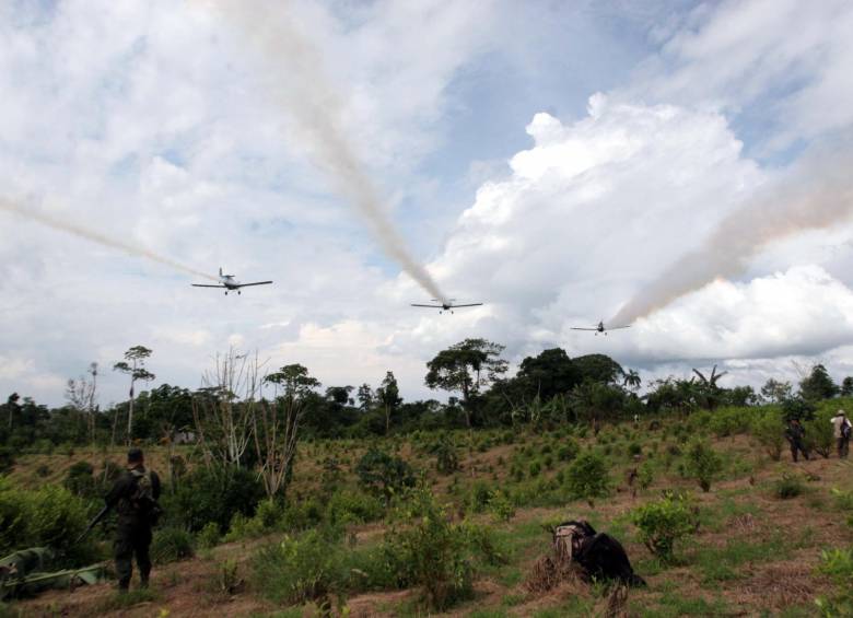 El 29 de mayo de 2015 el Consejo Nacional de Estupefacientes suspendió el uso de glifosato en aspersión aérea. FOTO Colprensa