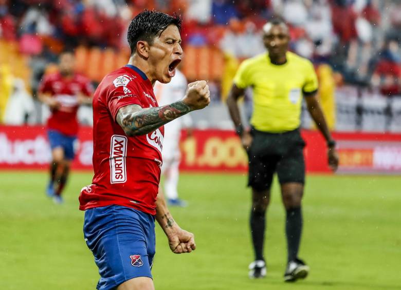 German Ezequiel Cano, la figura del partido que el DIM le ganó 4-1 a Envigado. FOTO: JAIME PÉREZ