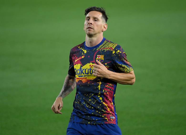 Lionel Messi acapara la atención de los medios tras congelar su renovación con el club catalán. FOTO AFP