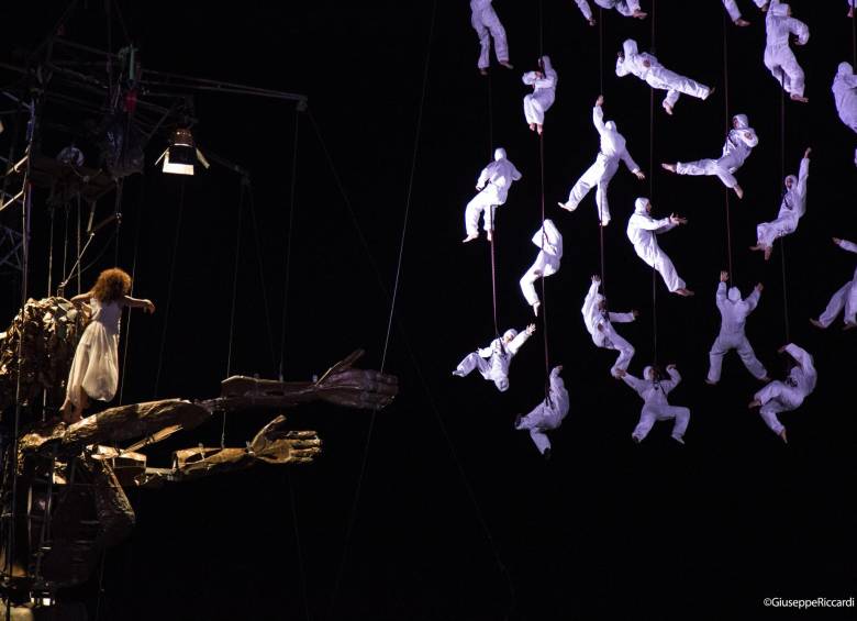 Con la obra Afrodita y el juicio de Paris, de la agrupación La Fura dels Baus, se inauguró en un espectáculo público el domingo la nueva edición del Festival. FOTO colprensa