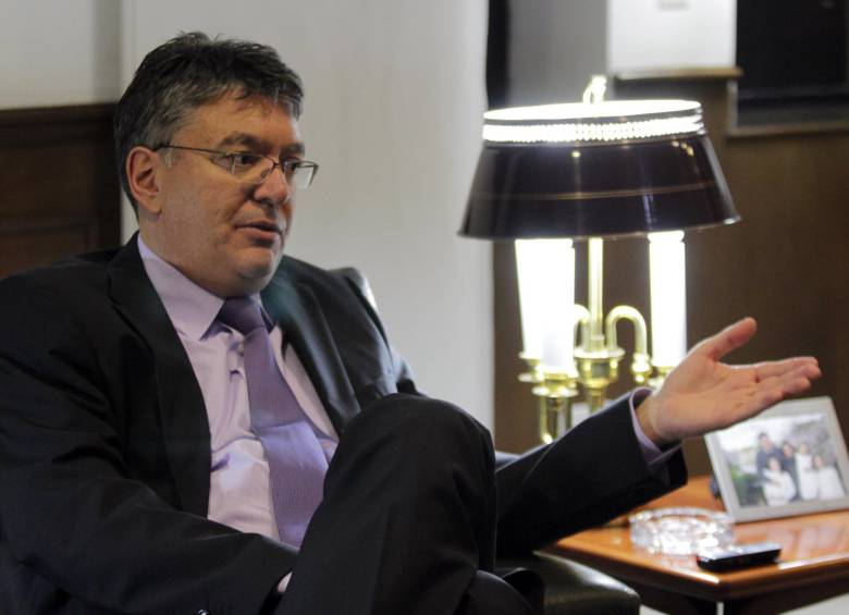 El ministro de Hacienda espera que la ley anticontrabando frene el desempleo en Medellín. FOTO archivo